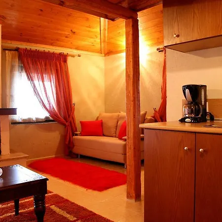 Karavitis Guest house Agios Athanasios (Pella)